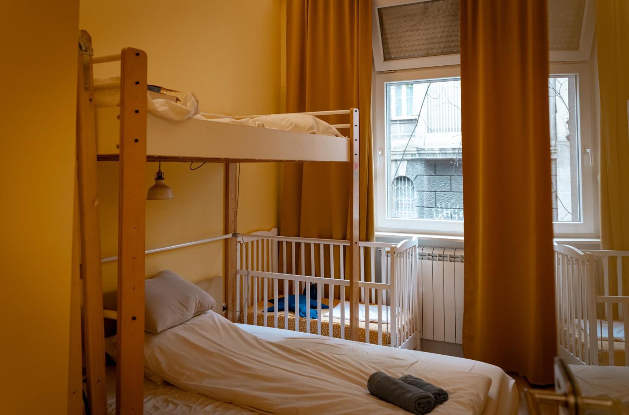 Salon In Dorcol Historical Apartment *